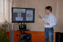 O Instituto Agronômico do Paraná (Iapar) lançou, nesta terça-feira (05), no Show Rural, em Cascavel, um aplicativo de monitoramento do clima disponível no celular. Paralelamente lançou o atlas climático atualizado, também disponível on-line.  Na foto,  o pesquisador da área de Agrometeorologia, Pablo Nitsche, do Iapar  -  Cascavel, 05/02/2019  -  Foto: Divulgação SEAB