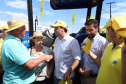 Novos maquinários aumentam produção em pequenas propriedades. Na quinta-feira (8), no Show Rural, em Cascavel, o governador Ratinho Junior fez a entrega de tratores para José Modena e para mais dois agricultores de Catanduvas, Geraldo Marafom e Roberto de Jesus Iung. - Cascavel, 07/02/2019 - Foto: Rodrigo Félix Leal/ANPr