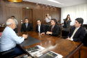O chefe de Casa Civil, Guto Silva, e o secretário de Planejamento, Valdemar Bernardo Jorge, apresentaram nesta segunda-feira (11) aos líderes da Assembleia Legislativa do Paraná (Alep) o projeto de lei da reforma administrativa que extingue 13 secretarias e gera economia de R$ 10 milhões por ano aos cofres públicos. - Curitiba,11/02/2019 Foto:Jaelson Lucas / ANPr