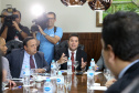 O chefe de Casa Civil, Guto Silva, e o secretário de Planejamento, Valdemar Bernardo Jorge, apresentaram nesta segunda-feira (11) aos líderes da Assembleia Legislativa do Paraná (Alep) o projeto de lei da reforma administrativa que extingue 13 secretarias e gera economia de R$ 10 milhões por ano aos cofres públicos. - Curitiba,11/02/2019 Foto:Jaelson Lucas / ANPr