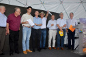 O Governo do Paraná quer estabelecer parcerias entre a Copel e grandes empresas para gerar energia a partir de biomassa. O assunto foi debatido durante o Show Rural, em Cascavel, em reunião com o diretor-presidente da Copel, Daniel Pimentel Slaviero; o secretário de Estado da Agricultura e Abastecimento, Norberto Ortigara; empresários, prefeitos e o diretor executivo do programa Oeste Desenvolvimento, Danilo Vendrúsculo.  -  Cascavel, 08/02/2019  -  Foto: Divulgação SEAB