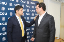 O governador Carlos Massa Ratinho Junior reuniu-se nesta terça-feira (12), em Brasília, com o ministro da Controladoria-Geral da União, Wagner de Campos Rosário, para apresentar o Programa Estadual de Integridade e Compliance, do Governo do Paraná. O controlador-geral do Estado, Raul Siqueira, também participou.  -  BRasília, 12/02/2019  -  Foto: Rodrigo Félix Leal/ANPr
