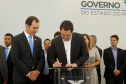 Governador Carlos Massa Ratinho Júnior dá posse ao secretário de Estado da Infrestrurura e Logística, Sandro Alex, e ao diretor do Departamento de Estradas e Rodagem (DER), João Alfredo zampieri  -  Curitiba, 13/02/2019  -  Foto: Jaelson Lucas/ANPr