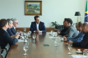 O governador Carlos Massa Ratinho Junior e o presidente da Federação das Indústrias do Paraná (Fiep), Edson Campagnolo, assinaram nesta quinta-feira (14) um protocolo de intenções para alinhar ações conjuntas que visam o desenvolvimento do Estado.  -  Curitiba, 14/02/2019  -  Foto: Rodrigo Félix Leal/ANPr