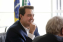 O governador Carlos Massa Ratinho Junior assina Termo de Cooperação entre FIEP e Agência Paraná de Desenvolvimento. Presentes: presidente da FIEP, Edson Campagnolo; Eduardo Bekin, diretor da Paraná Desenvolvimento; Márcio Nunes, secretário de Desenvolvimento Sustentável e Turismo; entre outros.Curitiba, 14-02-19.Foto: Arnaldo Alves / ANPr.