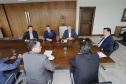 O governador Carlos Massa Ratinho Junior assina Termo de Cooperação entre FIEP e Agência Paraná de Desenvolvimento. Presentes: presidente da FIEP, Edson Campagnolo; Eduardo Bekin, diretor da Paraná Desenvolvimento; Márcio Nunes, secretário de Desenvolvimento Sustentável e Turismo; entre outros.Curitiba, 14-02-19.Foto: Arnaldo Alves / ANPr.
