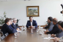 O governador Carlos Massa Ratinho Junior assina Termo de Cooperação entre FIEP e Agência Paraná de Desenvolvimento. Presentes: presidente da FIEP, Edson Campagnolo; Eduardo Bekin, diretor da Paraná Desenvolvimento; Márcio Nunes, secretário de Desenvolvimento Sustentável e Turismo; entre outros.Curitiba, 14-02-19.Foto: Arnaldo Alves / ANPr.