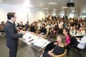 O governador Carlos Massa Ratinho Junior afirmou nesta sexta-feira (15) que o Governo do Estado vai incentivar negócios administrados por mulheres. Ele participou, em Curitiba, do encontro do grupo MEX Brasil – Espaço Mulheres Executivas e falou sobre o fortalecimento de linhas de crédito voltadas para o empreendedorismo feminino. Curitiba, 15/02/2019. Foto: Rodrigo Felix Leal/ANPr
