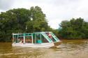 O passeio turístico inaugural da rota de Capanema sobre o Parque Nacional do Iguaçu, no Sudoeste do Paraná, aconteceu nesta sexta-feira (15). Nos mesmos moldes do trecho embaixo das cataratas de Foz do Iguaçu, a operação nesse outro ponto do rio permitirá a exploração do ecoturismo sobre diversas ilhas, trilhas e cachoeiras que compõem o ecossistema local.  -  Capanema, 15/02/2019  - Foto: Jaelson Lucas/ANPr
