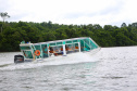O passeio turístico inaugural da rota de Capanema sobre o Parque Nacional do Iguaçu, no Sudoeste do Paraná, aconteceu nesta sexta-feira (15). Nos mesmos moldes do trecho embaixo das cataratas de Foz do Iguaçu, a operação nesse outro ponto do rio permitirá a exploração do ecoturismo sobre diversas ilhas, trilhas e cachoeiras que compõem o ecossistema local.  -  Capanema, 15/02/2019  - Foto: Jaelson Lucas/ANPr