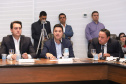 O presidente da Companhia de Habitação do Paraná (Cohapar), Jorge Lange, apresentou ao governador Carlos Massa Ratinho Junior nesta terça-feira (19) a proposta de reestruturação de cargos da empresa com economia de 22% apenas em janeiro. A folha de pagamento encolheu de R$ 1,75 milhão para 1,35 milhão. A economia deve gerar investimentos para diminuir o déficit habitacional de 485 mil domicílios. Curitiba,19/02/2019 - Foto: Rodrigo Félix Leal/ANPr