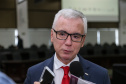 O governador Carlos Massa Ratinho Junior participa da solenidade que formaliza a Força-Tarefa Infância Segura de Prevenção e Combate a Crimes Contra a Criança, nesta quinta-feira (21) no Palácio da Justiça. Na foto, o presidente da Ordem dos Advogados do Brasi (OAB), Cássio Lisandro Telles. - Curitiba, 21/02/2019 - Foto: Geraldo Bubniak/ANPr