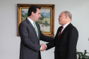 O governador Carlos Massa Ratinho Junior recebe o Embaixador da República da Tunísia no Brasil Mohamed Hedi Soltani e o primeiro Secretário Amine Sayeb, nesta quinta-feira (21) no Palácio Iguaçu. Curitiba, 21/02/2019 - Foto: Geraldo Bubniak/ANPr