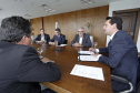 O governador Carlos Massa Ratinho Junior assina Termo de Cooperação entre FIEP e Agência Paraná de Desenvolvimento. Presentes: presidente da FIEP, Edson Campagnolo; Eduardo Bekin, diretor da Paraná Desenvolvimento; Márcio Nunes, secretário de Desenvolvimento Sustentável e Turismo; entre outros.Curitiba, 14-02-19.Foto: Arnaldo Alves / ANPr.