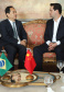 A China quer ser parceira do Paraná em obras de infraestrutura, com grande interesse no projeto do corredor bioceânico, que ligará os portos de Paranaguá, no Litoral do Estado, ao de Antofagasta, no Chile. O assunto foi tratado nesta quinta-feira (14) entre o governador Carlos Massa Ratinho Junior e o embaixador da República Popular da China, Yang Wanming, no Palácio Iguaçu. - . Curitiba,14/03/2019 Foto: Rodrigo Félix Leal/ANPr