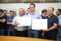 O governador Carlos Massa Ratinho Junior confirmou neste sábado (16) investimentos de R$ 2,82 milhões em obras e compra de máquinas e veículos para oito municípios da região Noroeste do Estado. Foram assinadas, na ExpoParanavaí, um dos principais eventos do agronegócio do Paraná, autorizações e homologações. - Paranavaí, 16/03/2019 - Foto: José Fernando Ogura/ANPr