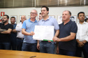 O governador Carlos Massa Ratinho Junior confirmou neste sábado (16) investimentos de R$ 2,82 milhões em obras e compra de máquinas e veículos para oito municípios da região Noroeste do Estado. Foram assinadas, na ExpoParanavaí, um dos principais eventos do agronegócio do Paraná, autorizações e homologações. - Paranavaí, 16/03/2019 - Foto: José Fernando Ogura/ANPr