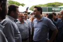 O governador Carlos Massa Ratinho Junior confirmou neste sábado (16) investimentos de R$ 2,82 milhões em obras e compra de máquinas e veículos para oito municípios da região Noroeste do Estado. Foram assinadas, na ExpoParanavaí, um dos principais eventos do agronegócio do Paraná, autorizações e homologações. - Paranavaí, 16/03/2019 - Foto: José Fernando Ogura/ANPr
