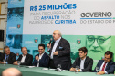 O governador Carlos Massa Ratinho Junior autoriza nesta quinta-feira (21) recursos para obras de recape asfáltico em ruas de 36 bairros de Curitiba. A assinatura contou com a presença do prefeito Rafael Greca e o secretário de Estado do Desenvolvimento Urbano, João Carlos Ortega, no Palácio Iguaçu,  Curitiba, 21/03/2019 -  Foto: Geraldo Bubniak/ANPr