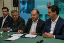 O governador Carlos Massa Ratinho Junior autoriza nesta quinta-feira (21) recursos para obras de recape asfáltico em ruas de 36 bairros de Curitiba. A assinatura contou com a presença do prefeito Rafael Greca e o secretário de Estado do Desenvolvimento Urbano, João Carlos Ortega, no Palácio Iguaçu,  Curitiba, 21/03/2019 -  Foto: Geraldo Bubniak/ANPr
