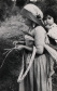 Museu Paranaense promove curso de língua e cultura kaingang. Na foto, Mulher Kaingang carregando o filho nas costas enquanto confecciona um chapéu de taquar. Terra Indígena Ivaí - Municípios de Manoel Ribas e Pitanga. -   Curitiba, 25/03/2019  -  Foto:  Vladimir Kozák/Acervo Museu Paranaense