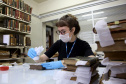 Biblioteca Pública do Paraná. Restauro de livros antigos. Foto: Jaelson Lucas/ANPr
