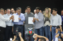 O governador Carlos Massa Ratinho Junior afirmou nesta sexta-feira (12), em encontro com prefeitos de cidades da região Norte, realizado na ExpoLondrina, que o programa de transferência da sede administrativa para cidades do interior fortalece a presença do governo junto à população e agiliza o encaminhamento das demandas regionais.  -  Londrina, 12/04/2019  -  Foto: Rodrigo Félix Leal/ANPr