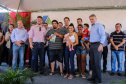 O governador Carlos Massa Ratinho Junior participa nesta sexta-feira (12) da inauguração do residencial Manoel Bono Belascuzas e entrega as chaves da casa própria para 44 famílias de Nova Londrina, no Noroeste do Estado. O empreendimento foi construído em um trabalho integrado do Governo do Estado, por meio da Cohapar, Copel e Sanepar, com o governo federal e a prefeitura. Nova Londrina, 12/04/2019 - Foto: Geraldo Bubniak/ANPr