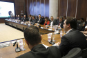 O governador Carlos Massa Ratinho Junior reuniu-se nesta terça-feira (16), no Palácio Iguaçu, em Curitiba, com a equipe de governo. Além de secretários e diretores de companhias estatais, participaram o presidente da Empresa Brasileira de Serviços Hospitalares (Ebserh), general Oswaldo de Jesus Ferreira, o líder do governo na Assembleia, Hussein Bakri, e os deputados estaduais Michele Caputo Neto e Tercílio Turini.  -  Curitiba, 16-04-19.Foto: Arnaldo Alves / ANPr.