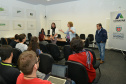 Alunos e professores do curso de pós-graduação em Geografia da Universidade Federal do Paraná (UFPR) visitaram a sede da Cohapar nesta terça-feira (7). Eles conhecerem detalhes dos programas de regularização fundiária coordenados pela companhia, com ênfase no programa Morar Legal Paraná.Foto:Bianca Breus / Cohapar