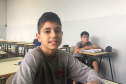 Em 2015, a família dos primos Eili Al Housh, 12 anos, e Daniel Al Saad, 11 anos, deixaram a cidade de Damasco, na Síria, fugindo da guerra civil, e vieram ao Brasil em busca de um recomeço. Eles escolheram o Paraná por recomendação de conterrâneos que vivem aqui. Hoje, já adaptados, reconhecem que o acolhimento com que foram recebidos no Colégio Estadual Júlia Wanderley foi fundamental para superar a barreira da comunicação.  Foto: Divulgação/SEED