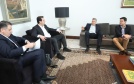 O governador Carlos Massa Ratinho Junior se reuniu nesta segunda-feira (13), no Palácio Iguaçu, com o presidente da Audi no Brasil, Johannes Roscheck. No encontro, eles conversaram sobre projetos que a montadora planeja para o Estado. A empresa alemã está instalada desde 1997 em São José dos Pinhais, na Região Metropolitana de Curitiba, na mesma planta da Volkswagen. Foto: Rodrigo Felix Leal/ANPr