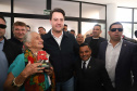 O governador Carlos Massa Ratinho Junior esteve nesta quarta-feira (15) em Campo Mourão e confirmou recursos para obras de infraestrutura urbana e compra de veículos, máquinas e equipamentos para 12 municípios do Noroeste do Paraná. Ele autorizou as licitações e homologações dos projetos da Secretaria de Estado do Desenvolvimento Urbano e Obras Públicas. Os investimentos somam R$ 8 milhões. Foto: Rodrigo Felix Leal/ANPr