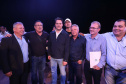 O governador Carlos Massa Ratinho Junior esteve nesta quarta-feira (15) em Campo Mourão e confirmou recursos para obras de infraestrutura urbana e compra de veículos, máquinas e equipamentos para 12 municípios do Noroeste do Paraná. Ele autorizou as licitações e homologações dos projetos da Secretaria de Estado do Desenvolvimento Urbano e Obras Públicas. Os investimentos somam R$ 8 milhões. Foto: Rodrigo Felix Leal/ANPr