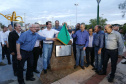 Moradores do Jardim Novo Oásis, em Maringá (Noroeste), ganharam nesta quinta-feira (16) um novo espaço de lazer. O governador Carlos Massa Ratinho Junior e o prefeito Ulisses Maia inauguraram a primeira de 30 unidade no município do programa Meu Campinho. Com 1,5 mil metros quadrados e investimento total de cerca de R$ 400 mil, o local conta com diversos aparelhos de lazer para pessoas de todas as idades. Maringá, 16/05/2019Foto: José Fernando Ogura/ANPr