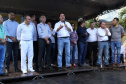 O município de Sarandi, no Noroeste do Paraná, vai implantar galerias pluviais e recapear ruas do Jardim Independência. O investimento é de R$ 3,7 milhões, com recursos do Estado, a fundo perdido. Nesta sexta-feira (17), o governador Carlos Massa Ratinho Júnior esteve em Sarandi e assinou a ordem de serviço para o início das obras. Foto: Gilson Abreu/ANPr