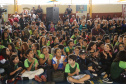 O governador Carlos Massa Ratinho Junior lançou nesta sexta-feira (17) o programa Escola Segura em Londrina, no Norte do Paraná. O colégio estadual Olympia Morais Tormenta, onde aconteceu a solenidade, e outras 17 escolas estaduais do município contam agora com policiais militares que atuarão diariamente para reforçar a segurança no período de aulas. Foto: José Fernando Ogura/ANPr