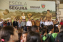 O governador Carlos Massa Ratinho Junior lançou nesta sexta-feira (17) o programa Escola Segura em Londrina, no Norte do Paraná. O colégio estadual Olympia Morais Tormenta, onde aconteceu a solenidade, e outras 17 escolas estaduais do município contam agora com policiais militares que atuarão diariamente para reforçar a segurança no período de aulas. Foto: José Fernando Ogura/ANPr