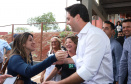 O governador Carlos Massa Ratinho Junior lançou nesta sexta-feira (17) o programa Escola Segura em Londrina, no Norte do Paraná. O colégio estadual Olympia Morais Tormenta, onde aconteceu a solenidade, e outras 17 escolas estaduais do município contam agora com policiais militares que atuarão diariamente para reforçar a segurança no período de aulas. Foto: Rodrigo Felix Leal/ANPr