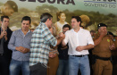 O governador Carlos Massa Ratinho Junior lançou nesta sexta-feira (17) o programa Escola Segura em Londrina, no Norte do Paraná. O colégio estadual Olympia Morais Tormenta, onde aconteceu a solenidade, e outras 17 escolas estaduais do município contam agora com policiais militares que atuarão diariamente para reforçar a segurança no período de aulas. Foto: Rodrigo Felix Leal/ANPr