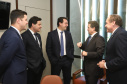 O governador Carlos Massa Ratinho Junior realizou nesta terça-feira (21) o segundo encontro com a bancada do Paraná em Brasília. Os três senadores e deputados federais participaram da reunião que aconteceu logo após o Paraná Day, evento organizado pelo Governo do Estado para apresentar oportunidades de negócios a diplomatas e empresários. Foto: Rodrigo Feliz Leal/ANPr