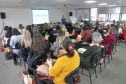 Empreendedoras participantes do Clube da Alice, um grupo de interesse criado em redes sociais em Curitiba que conta com cerca de 540 mil mulheres, assistiram a palestras no auditório da Fomento Paraná nesta terça-feira (21). Entre os assuntos apresentados, orientações sobre as linhas de baixo custo da instituição e dicas de como melhorar a presença nas mídias sociais. Foto: Wagner Vaneski/Fomento Paraná