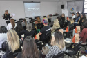 Empreendedoras participantes do Clube da Alice, um grupo de interesse criado em redes sociais em Curitiba que conta com cerca de 540 mil mulheres, assistiram a palestras no auditório da Fomento Paraná nesta terça-feira (21). Entre os assuntos apresentados, orientações sobre as linhas de baixo custo da instituição e dicas de como melhorar a presença nas mídias sociais. Foto: Wagner Vaneski/Fomento Paraná