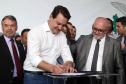 O governador Carlos Massa Ratinho Junior disse nesta quarta-feira (22), no lançamento oficial da Superintendência Geral de Diálogo e Interação Social (Sudis), que o Governo do Paraná está aberto ao diálogo e vai trabalhar diariamente para atender as demandas de todos os setores da sociedade, principalmente dos mais necessitados, em respeito ao compromisso com a construção de um Estado moderno e protetivo.Foto: Gilson Abreu/ANPr