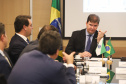 O governador Carlos Massa Ratinho Júnior e o secretário do Desenvolvimento Sustentável e do Turismo, Márcio Nunes, apresentaram ao ministro do Desenvolvimento Regional, Gustavo Canuto, o projeto executivo de microdrenagem, drenagem e engorda (aumento da faixa de areia) da orla de Matinhos. O encontro aconteceu nesta terça-feira (21), em Brasília.Foto: Rodrigo Felix Leal/ANPr