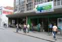 As Agências do Trabalhador do Paraná serão responsáveis por intermediar parte das vagas de emprego que devem ser abertas com a ampliação da fábrica da Klabin em Ortigueira, nos Campos Gerais. A previsão é que sejam criados até 11 mil postos de trabalho no pico da obra. As contratações serão, preferencialmente, de moradores da própria região.
