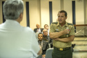 Os Portos do Paraná receberam nesta quinta-feira (23) alunos militares e civis da Escola Superior de Guerra (ESG), do Ministério da Defesa, participantes do Curso de Logística e Mobilização Nacional. Além de assistir a uma palestra sobre as atividades portuárias no Estado, o grupo visitou o cais do Porto de Paranaguá. Foto: Claudio Neves/Appa