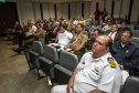 Os Portos do Paraná receberam nesta quinta-feira (23) alunos militares e civis da Escola Superior de Guerra (ESG), do Ministério da Defesa, participantes do Curso de Logística e Mobilização Nacional. Além de assistir a uma palestra sobre as atividades portuárias no Estado, o grupo visitou o cais do Porto de Paranaguá. Foto: Claudio Neves/Appa