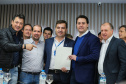 O governador Carlos Massa Ratinho Junior se reúne com prefeitos na sede da Associação dos Municípios do Oeste do Paraná (Amop) em Cascavel nesta sexta-feira (24), para confirmar recursos do Estado para investimentos nos municípios. No mesmo encontro são anunciados investimentos que a Copel fará na região Oeste nos próximos três anos. Cascavel, 24/05/2019 - Foto: Geraldo Bubniak/ANPr