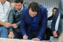 O governador Carlos Massa Ratinho Junior se reúne com prefeitos na sede da Associação dos Municípios do Oeste do Paraná (Amop) em Cascavel nesta sexta-feira (24), para confirmar recursos do Estado para investimentos nos municípios. No mesmo encontro são anunciados investimentos que a Copel fará na região Oeste nos próximos três anos. Cascavel, 24/05/2019 - Foto: Geraldo Bubniak/ANPr